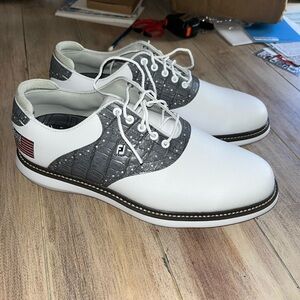 FootJoy Traditions White Golf Shoes with USA flag Great condition MyJoys size 10